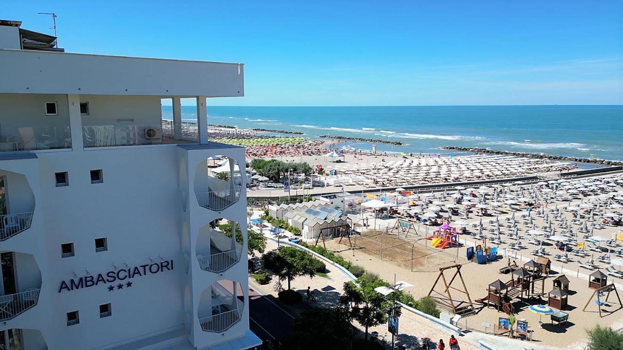 Ambasciatori Hotel - Beach Front -Breakfast Xxl & Brunch Until 12 30Pm Misano Adriatico Eksteriør billede